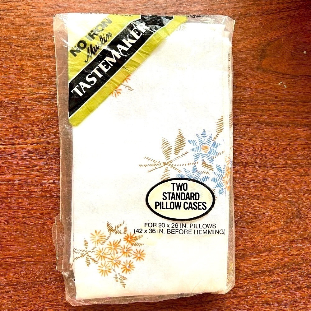 TASTEMAKER Vintage NOS No Iron Muslin Blue Orange Floral Standard Pillowcases